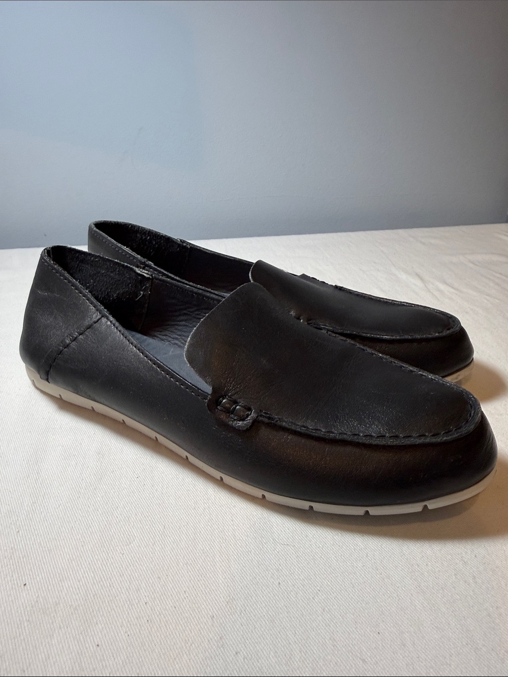 Frye Sedona Black Leather Slip-On Loafers for women 8.5